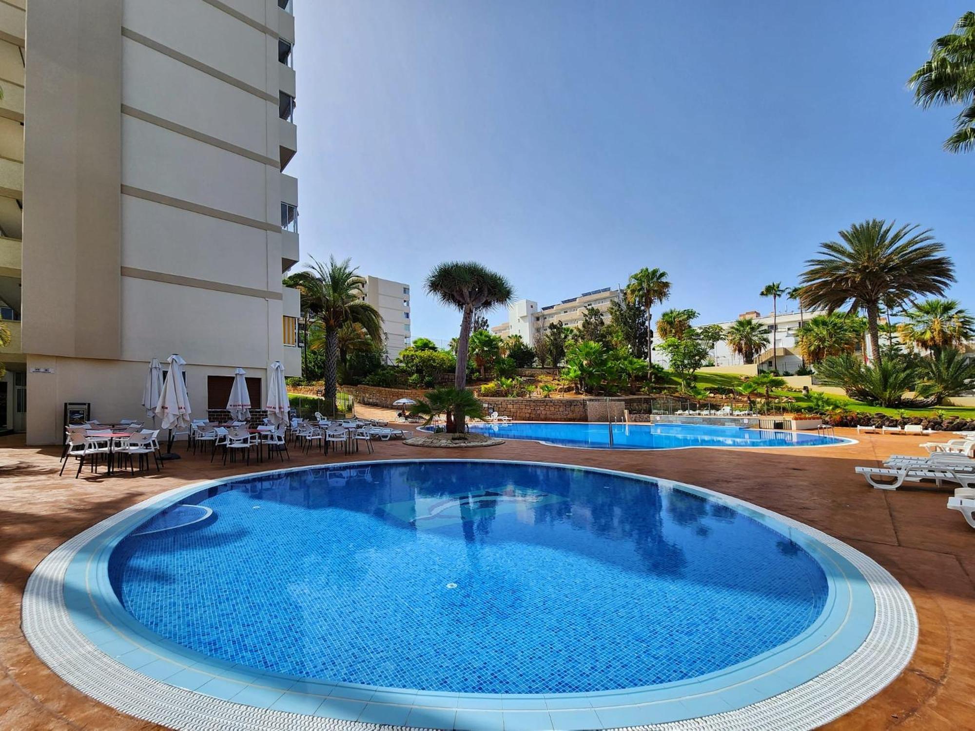 Royal Ocean View El Dorado Apartment อาโรนา ภายนอก รูปภาพ