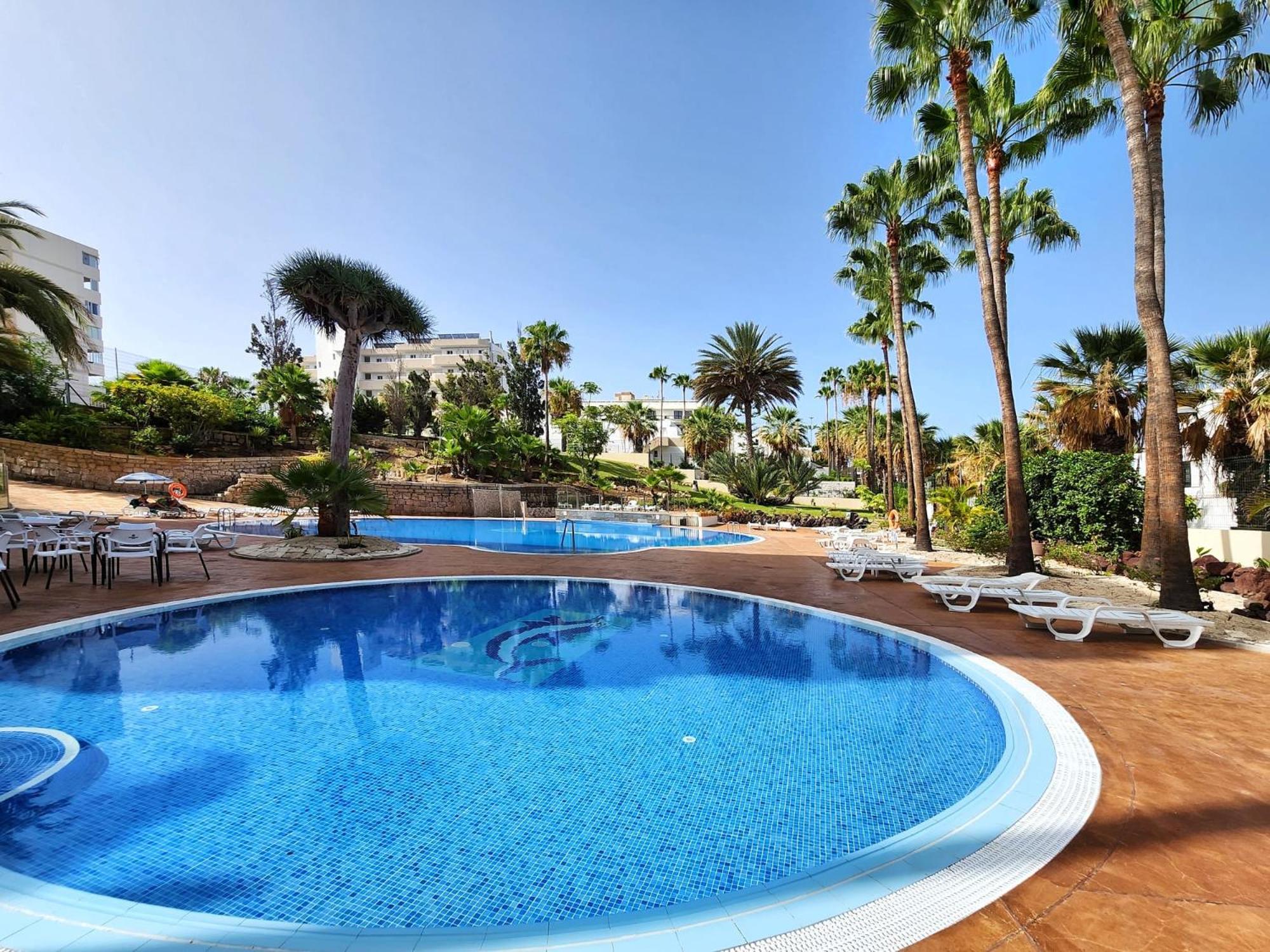 Royal Ocean View El Dorado Apartment อาโรนา ภายนอก รูปภาพ
