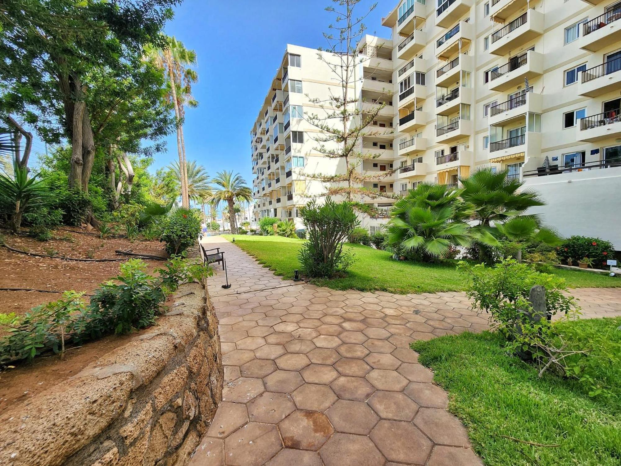 Royal Ocean View El Dorado Apartment อาโรนา ภายนอก รูปภาพ